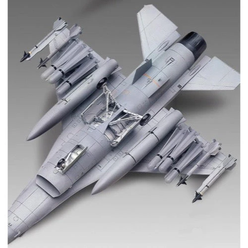 Academy 12259 1/48 F-16A/C Fighting Falcon - Image 4