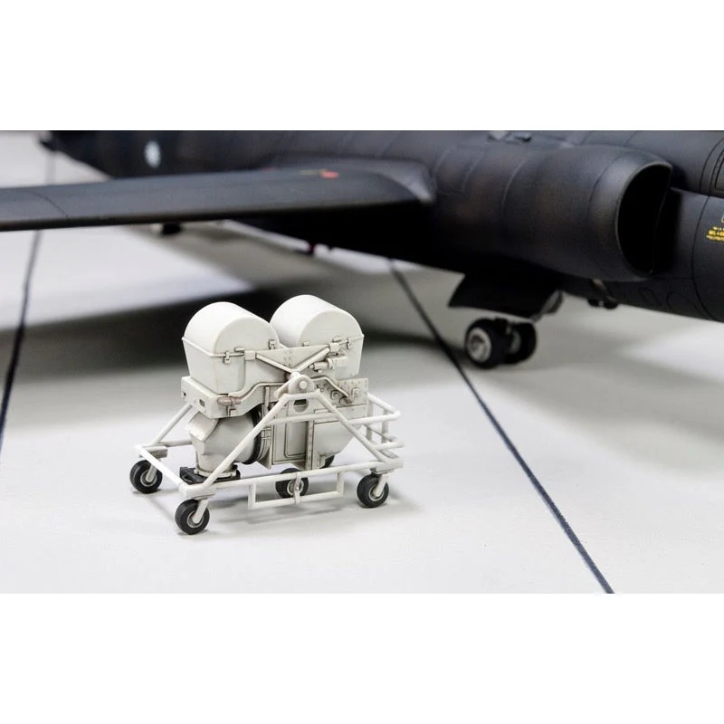 AFV AR48114 1/48 Lockheed U-2C Dragon Lady Early/Late Model - Image 11