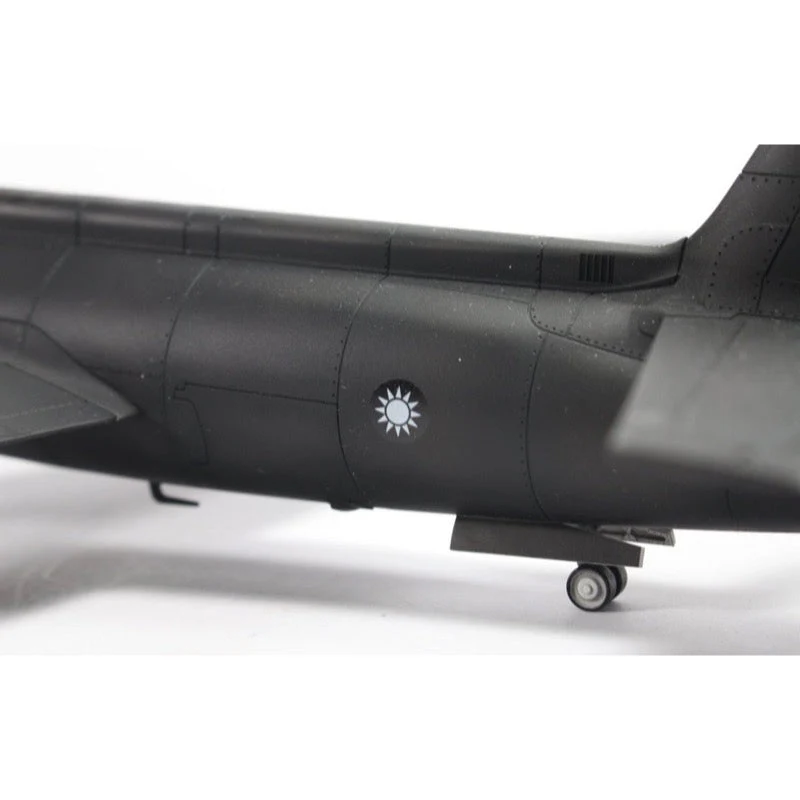 AFV AR48114 1/48 Lockheed U-2C Dragon Lady Early/Late Model - Image 13