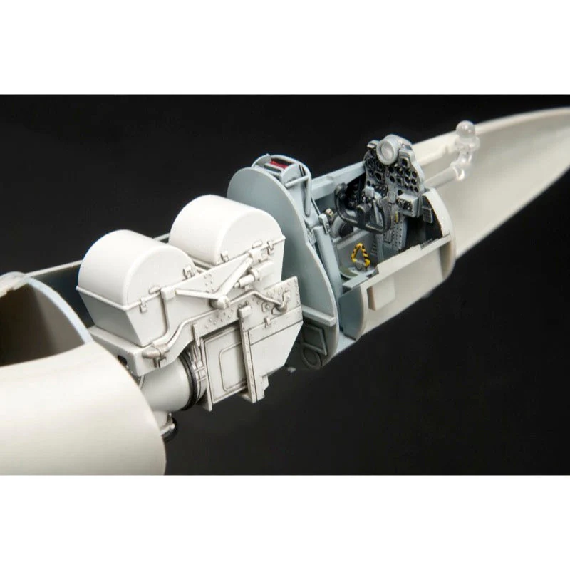 AFV AR48114 1/48 Lockheed U-2C Dragon Lady Early/Late Model - Image 15