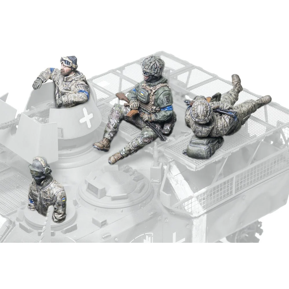 AFV HF772 1/35 Ukrainian YPR-765 PRI.50 APC Crew 4 Figures - Image 2