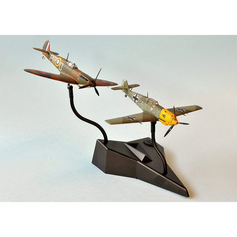Airfix A50135 1/72 Dogfight Spitfire 1A-Messerschmitt Bf109E - Image 2