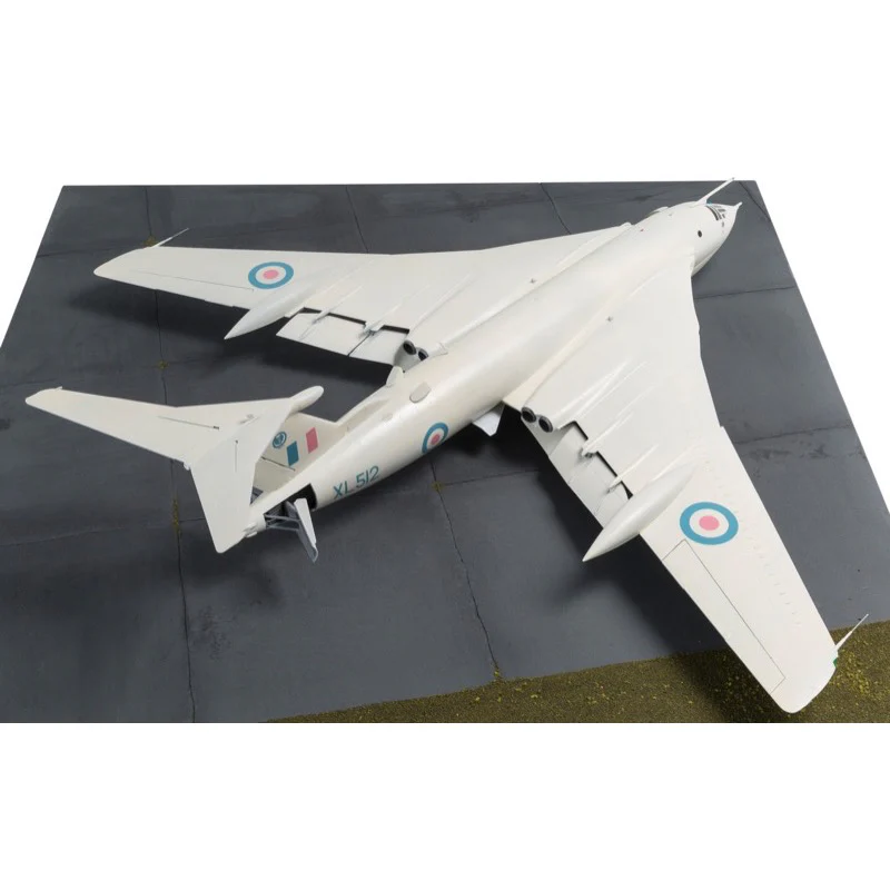 Airfix A12008 1/72 Handley Page Victor B.2 - Image 4