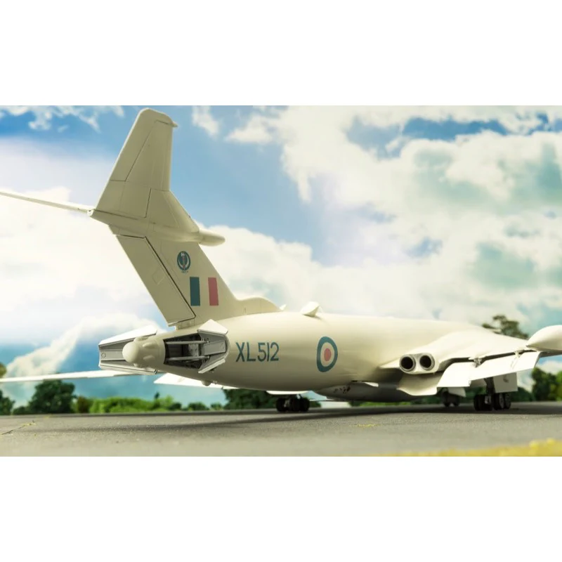 Airfix A12008 1/72 Handley Page Victor B.2 - Image 7