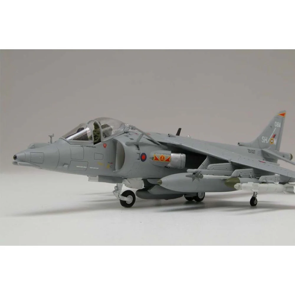 Airfix A55300 1/72 Harrier GR9A Starter Set - Image 3