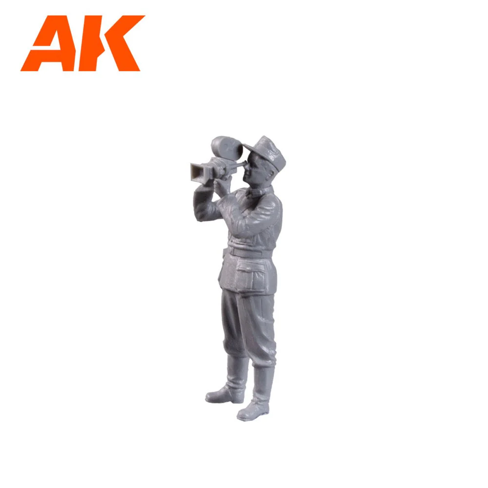 AK Interactive 35015 1/35 Photographers Different Eras - Image 3