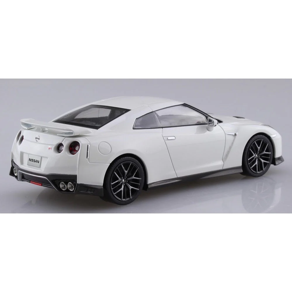 Aoshima A005639 1/32 Nissan GT-R Brilliant White Pearl - Image 3