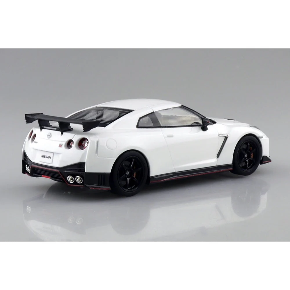 Aoshima 006786 1/24 Snap R35 Nissan Gt-R Nismo 2017 Brilliant White Pearl - Image 3