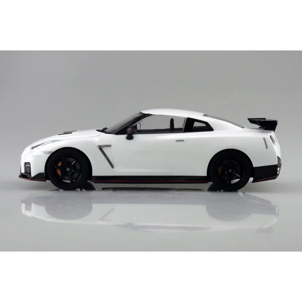 Aoshima 006786 1/24 Snap R35 Nissan Gt-R Nismo 2017 Brilliant White Pearl - Image 4
