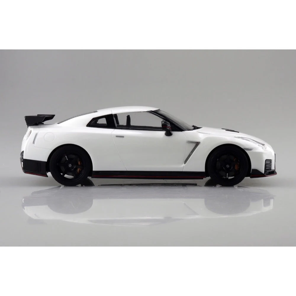 Aoshima 006786 1/24 Snap R35 Nissan Gt-R Nismo 2017 Brilliant White Pearl - Image 5