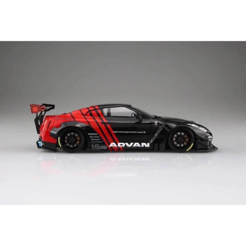 Aoshima A005592 1/24 LB Works R35 GT-R Type 2 Ver 2 - Image 4