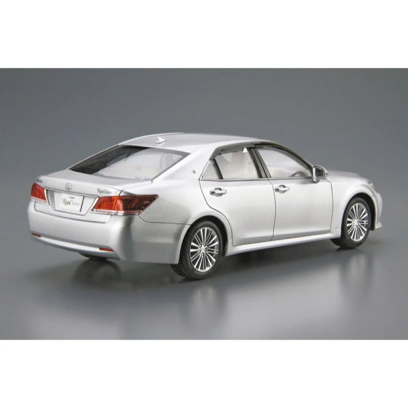 Aoshima A005952 1/24 Toyota GRS210/AWS210 Crown Royal Saloon 2015 - Image 3