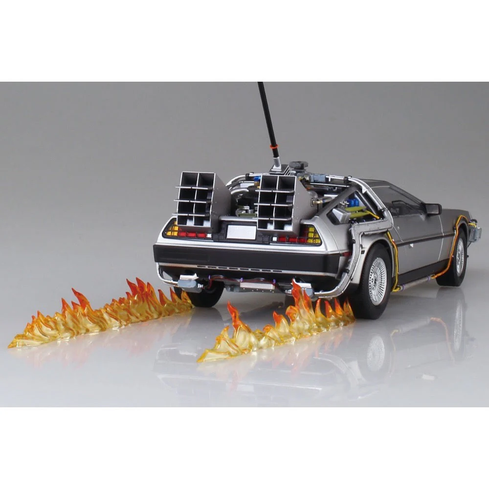 Aoshima A06436 1/24 Time Machine Delorean Back To The Future Part I - Image 5