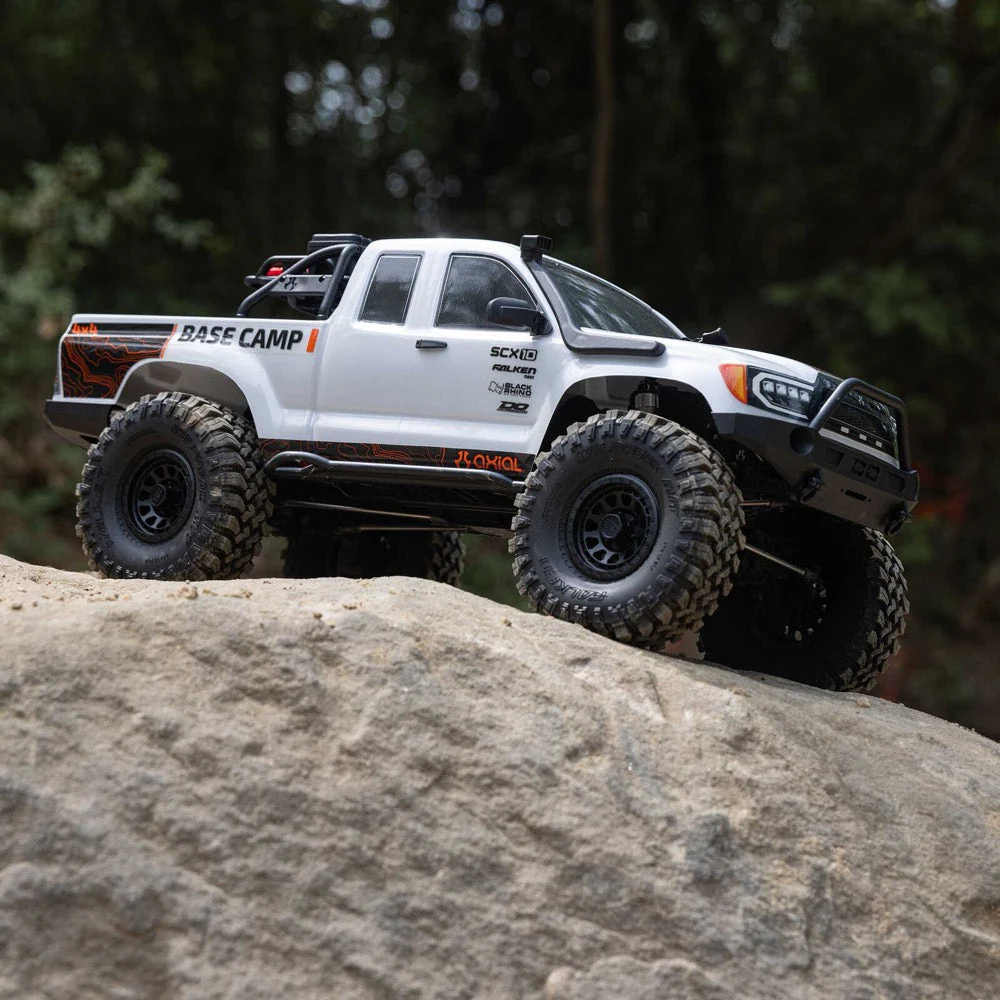 Axial 1/10 SCX10 III Base Camp V2 RC Rock Crawler (White) AXI-1375T1 - Image 17
