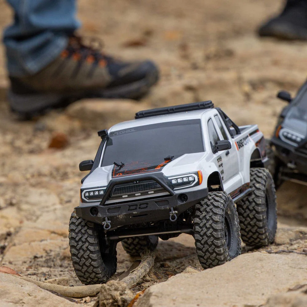 Axial 1/10 SCX10 III Base Camp V2 RC Rock Crawler (White) AXI-1375T1 - Image 21