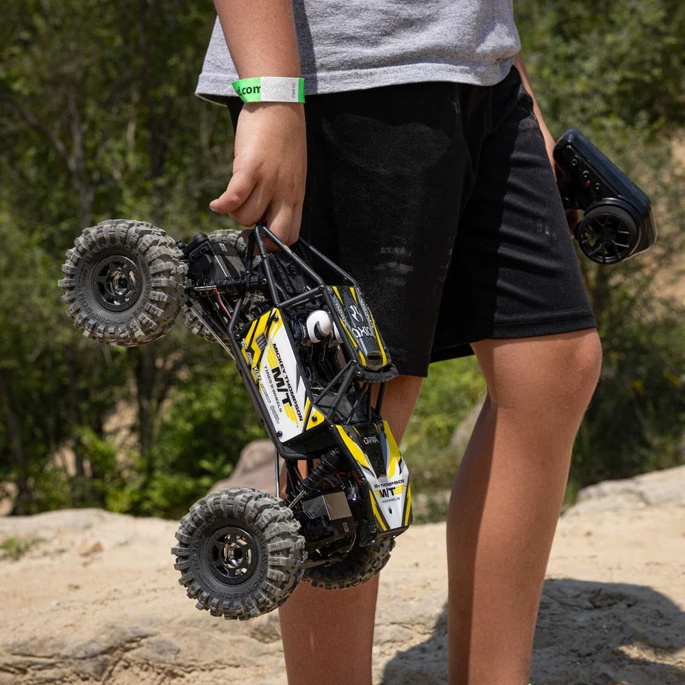 Axial AXI-1750T2 UTB18 Capra 1/18 4WS Rock Crawler RTR Yellow - Image 12