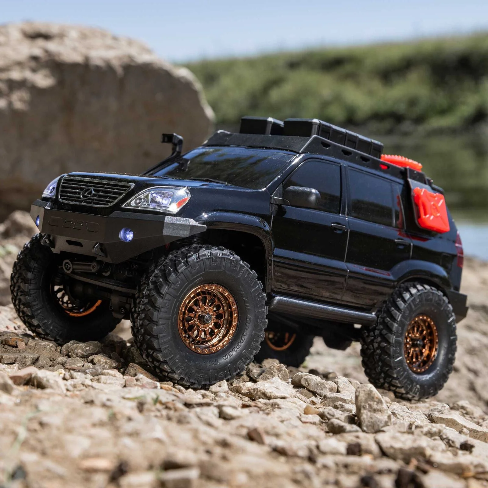 Axial Lexus GX470 SCX24 4WD RC Crawler (Black) 1532T3 - Image 25