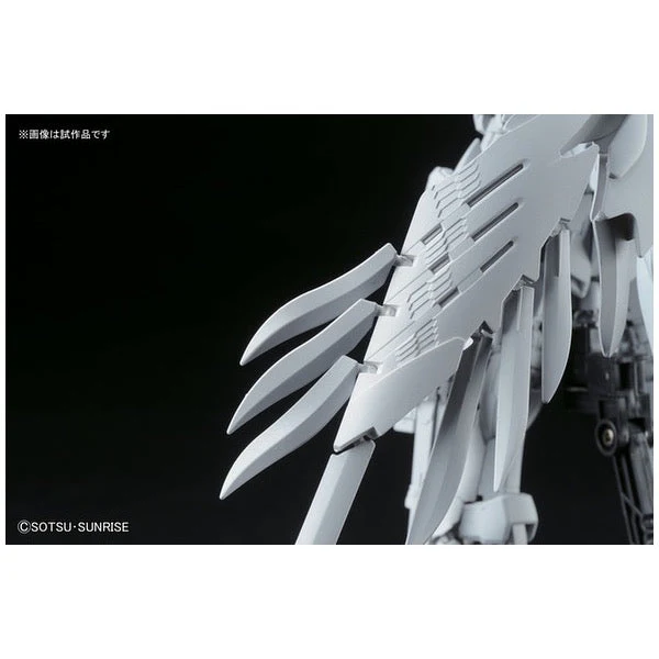 Bandai 5061602 RG 1/144 Wing Gundam Zero EW - Image 4