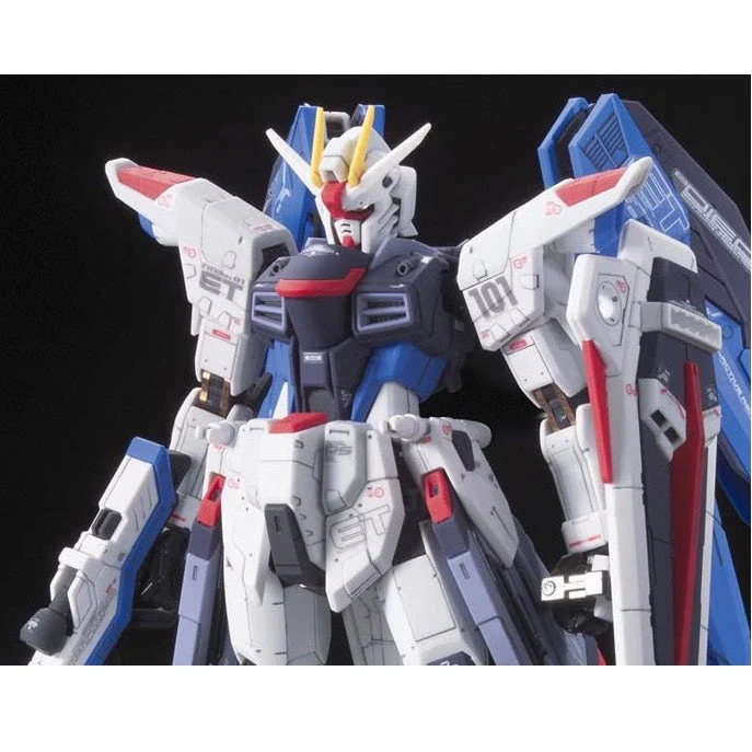 Bandai 5061614 RG 1/144 Freedom Gundam - Image 3