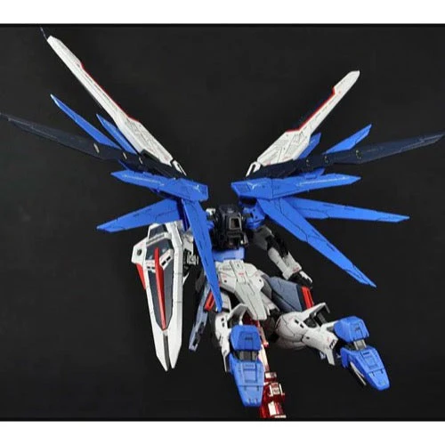 Bandai 5061614 RG 1/144 Freedom Gundam - Image 6
