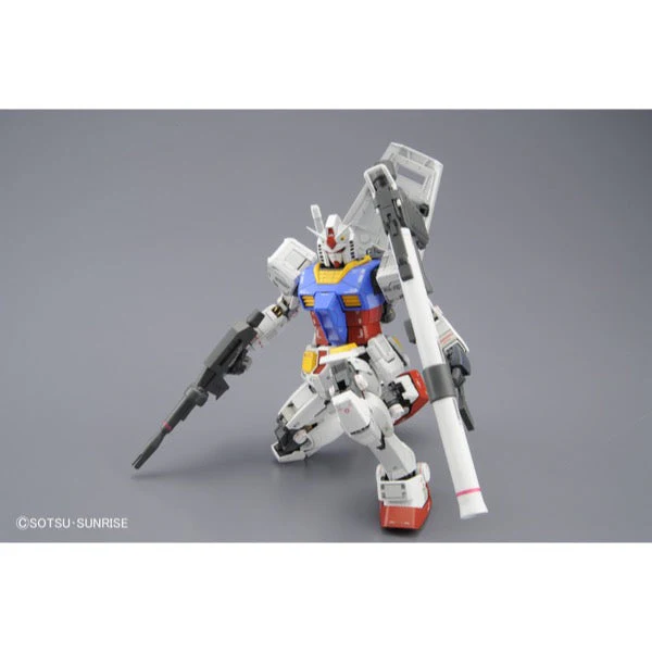 Bandai 5061610 MG 1/100 RX-78-2 Gundam Ver.3.0 - Image 11