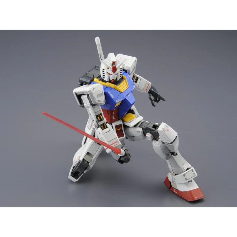 Bandai 5061610 MG 1/100 RX-78-2 Gundam Ver.3.0 - Image 9
