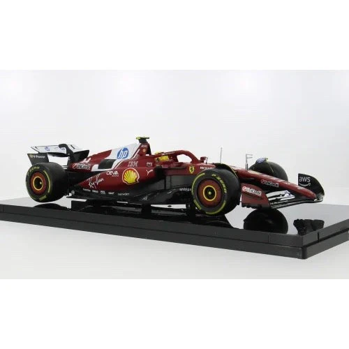 Bburago 16822H 1/18 Ferrari SF-25 No.44 Lewis Hamilton with Showcase - Image 3