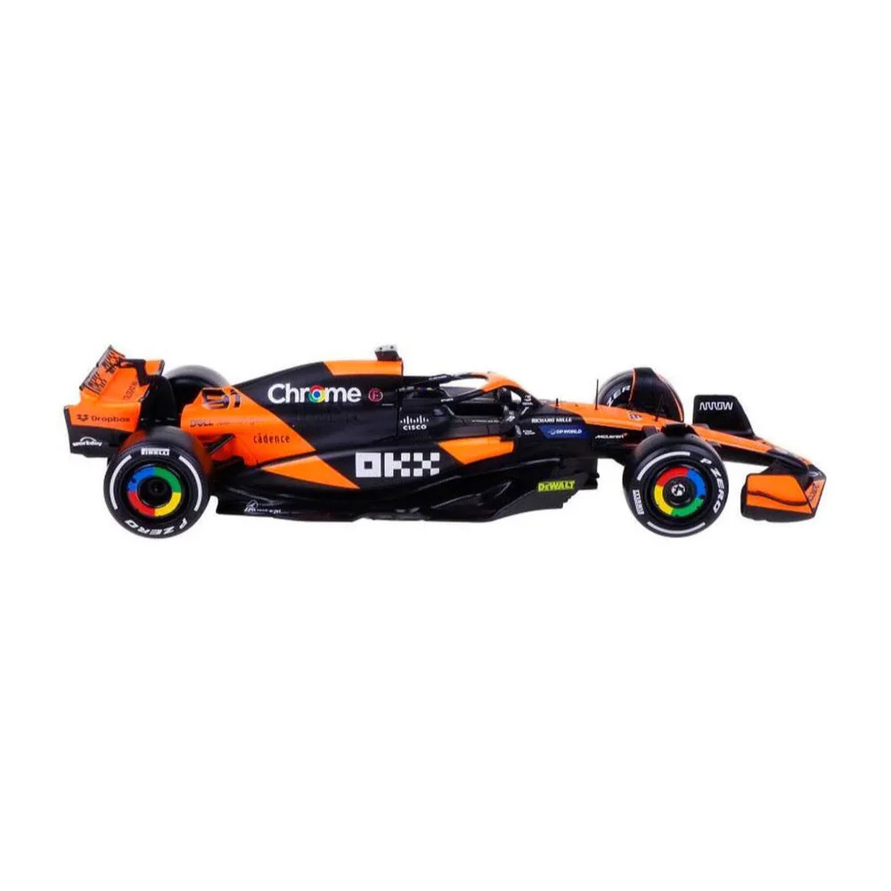 Bburago 28040P 1/24 McLaren MCL38 2024 No.81 Oscar Piastri with Figure - Image 6