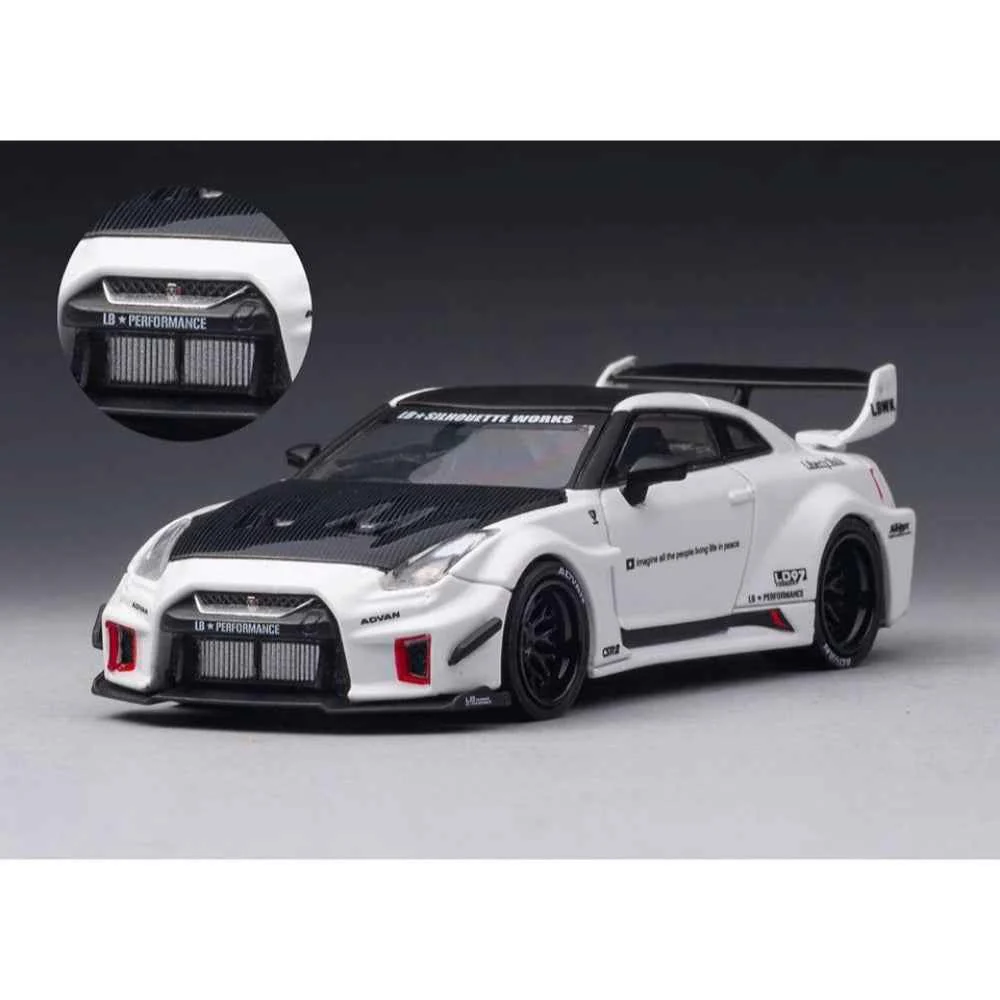 CM Model 64-35GTRR-06 1/64 LB-Silhouette Works GT Nissan 35GT-RR White And Black Carbon - Image 4