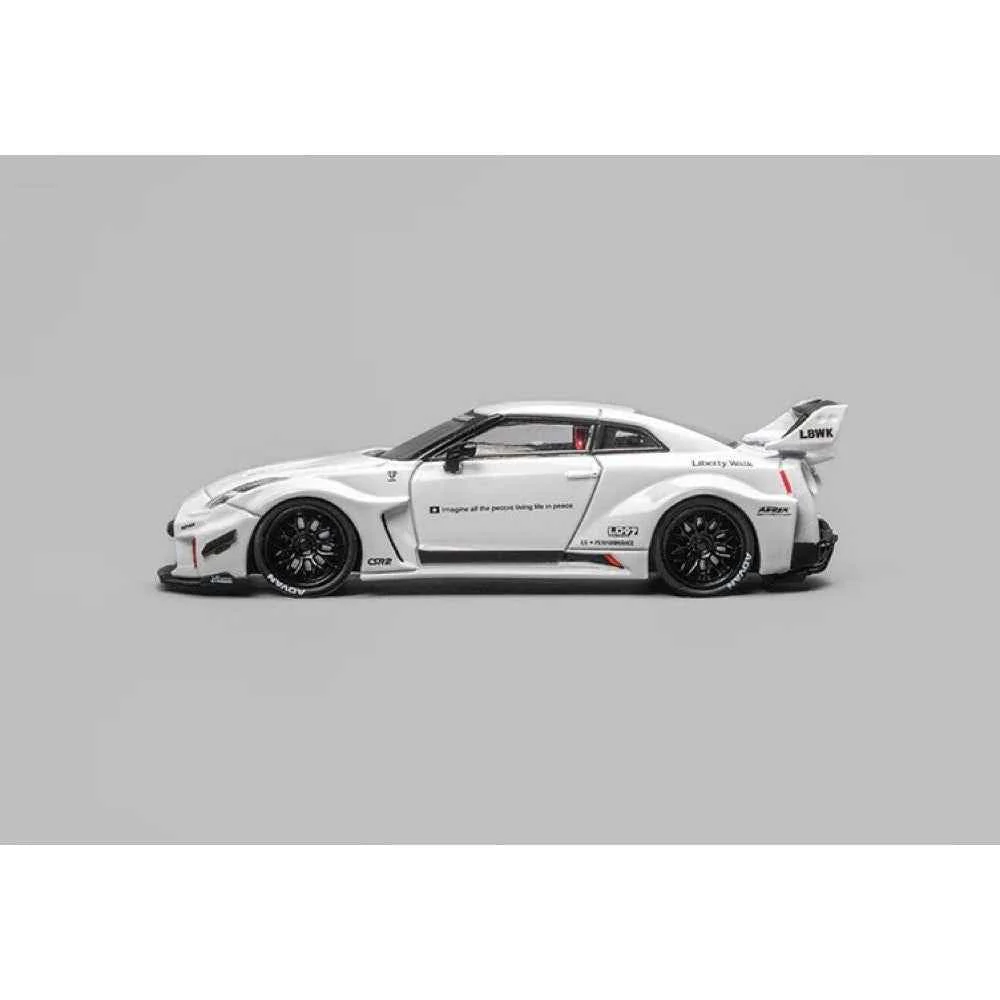 CM Model 64-35RR-10 1/64 Nissan LBWK Supersilhouette 35GT-RR White - Image 6