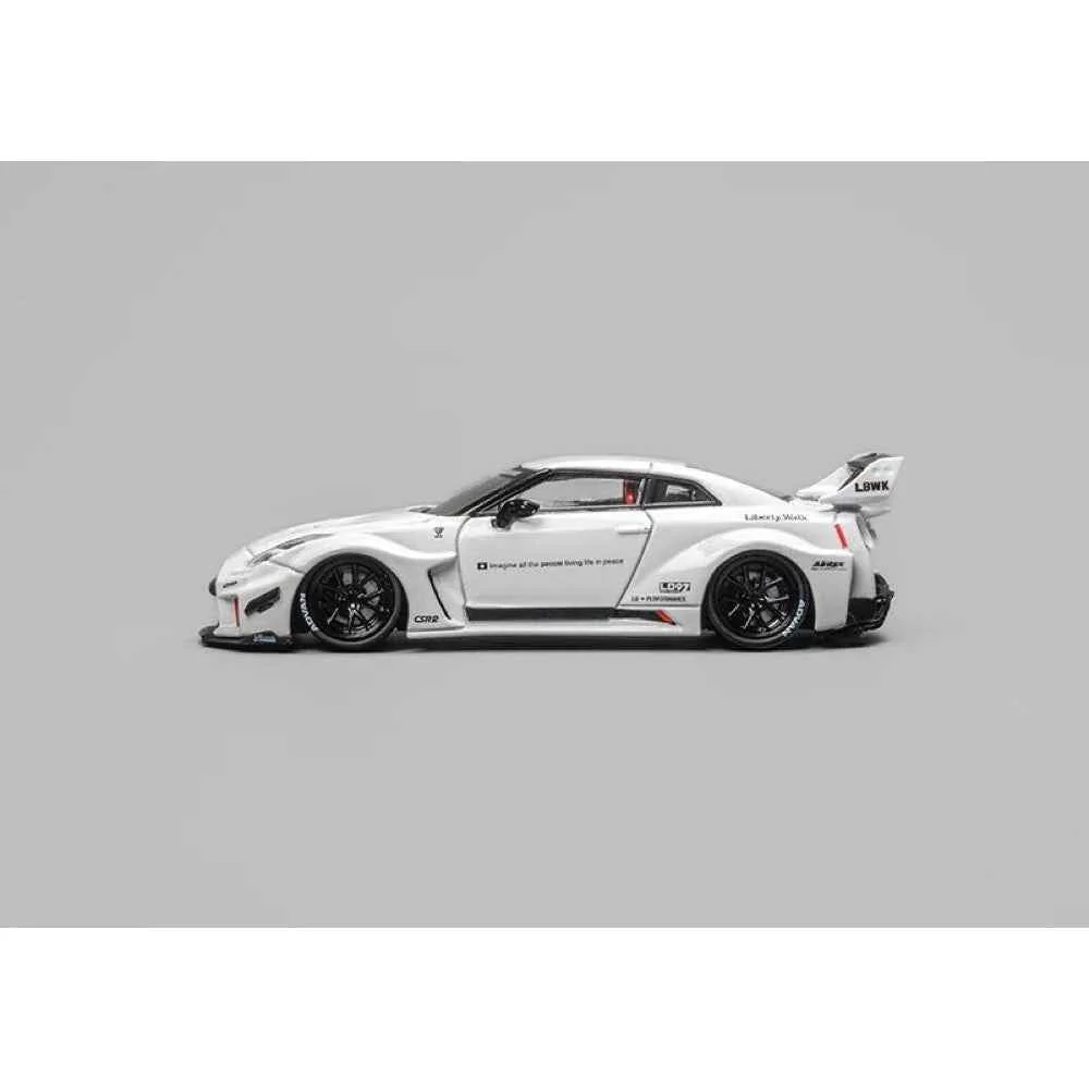 CM Model 64-35RR-10 1/64 Nissan LBWK Supersilhouette 35GT-RR White - Image 7