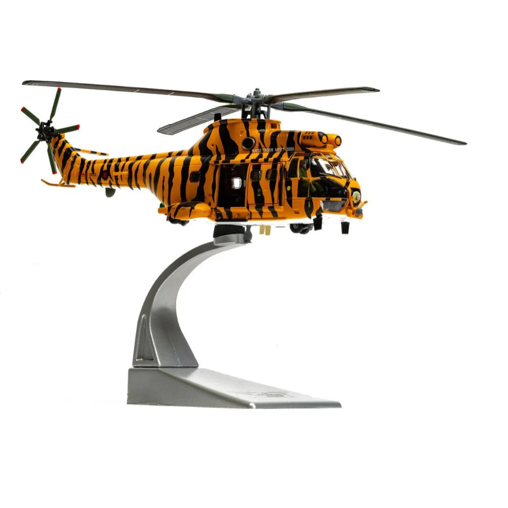 Corgi AA27006 1/72 Westland Puma HC-1 NATO Tiger Meet livery RIAT 2005 - Image 9