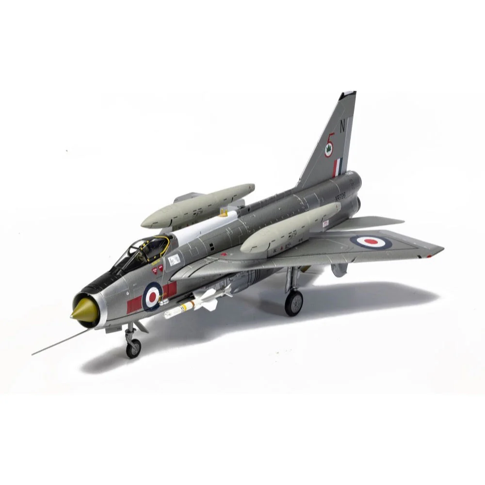 Corgi AA28404 1/48 English Electric Lightning F.6 RAF No. 5 Sqn RAF Leconfield - Image 3