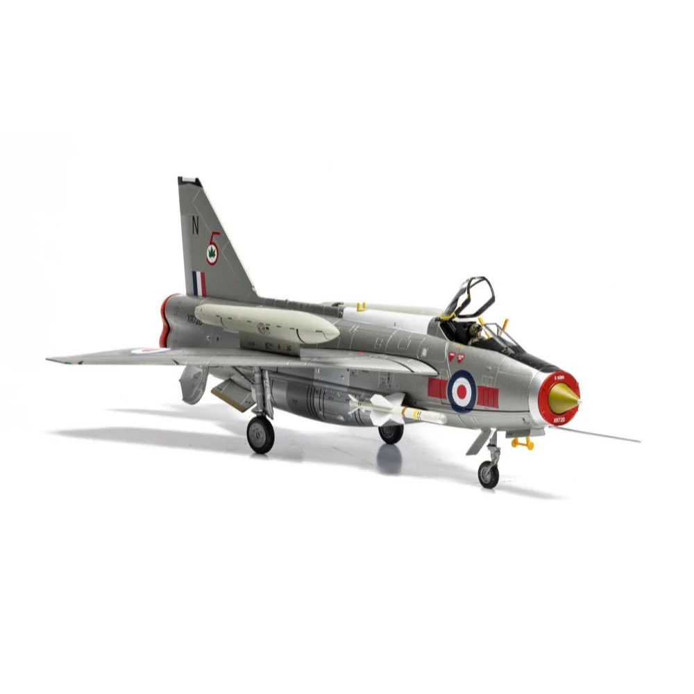Corgi AA28404 1/48 English Electric Lightning F.6 RAF No. 5 Sqn RAF Leconfield - Image 9