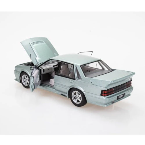 DDA 701 1/24 Silver VL Walkinshaw Holden - Image 2