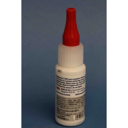Deluxe Materials AD91 Speed Bond 25ml PVA Glue - Image 4