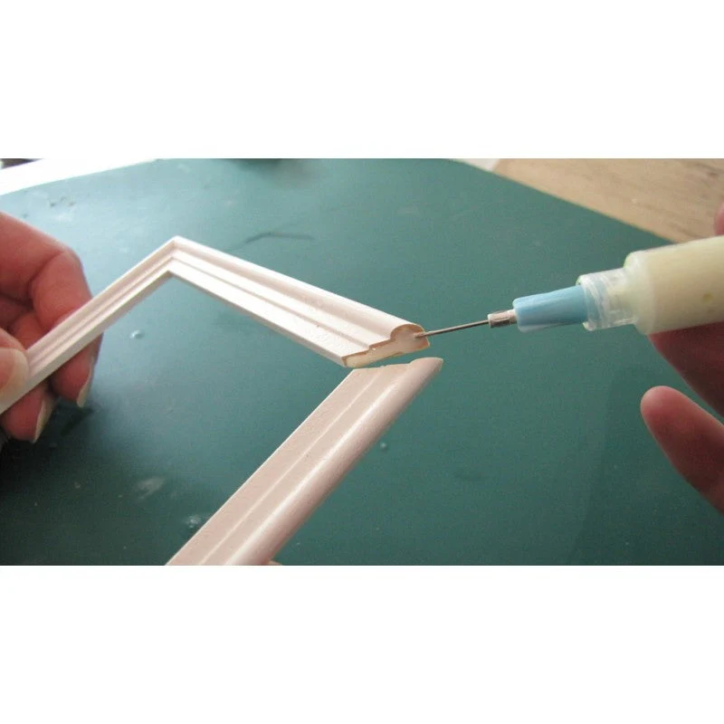 Deluxe Materials AC8 Pin Point Syringe Kit - Image 3