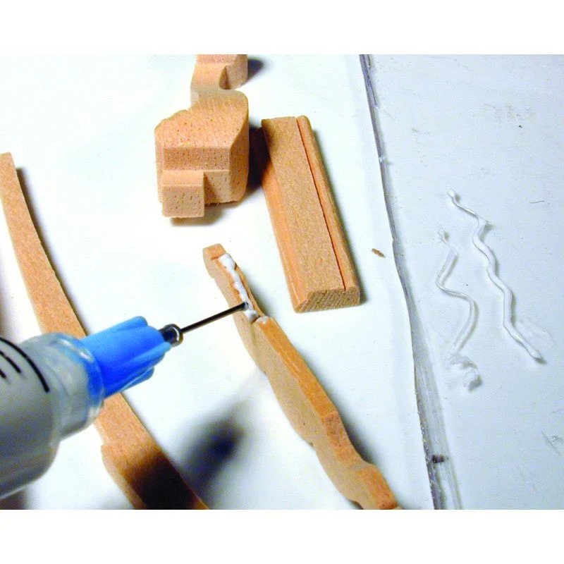 Deluxe Materials AC8 Pin Point Syringe Kit - Image 5