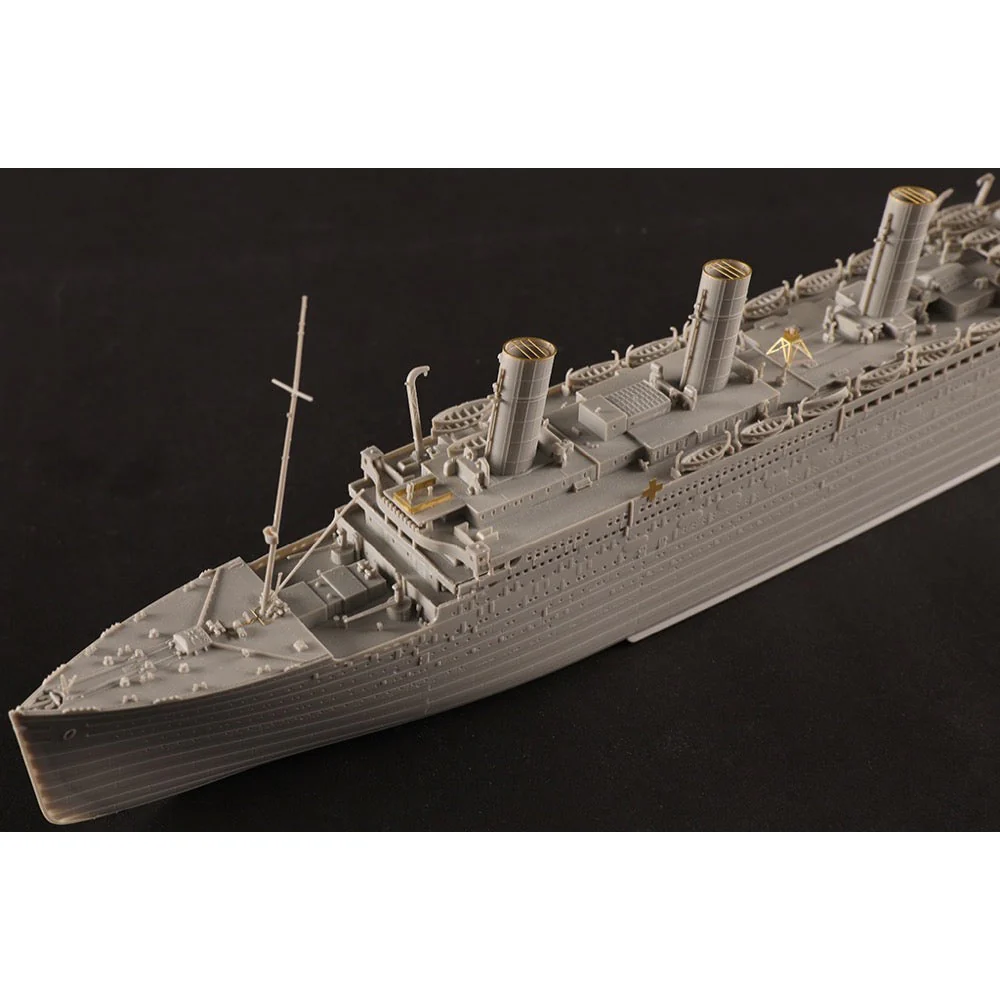 HobbyBoss 1/700 HMHS Britannic - Image 4