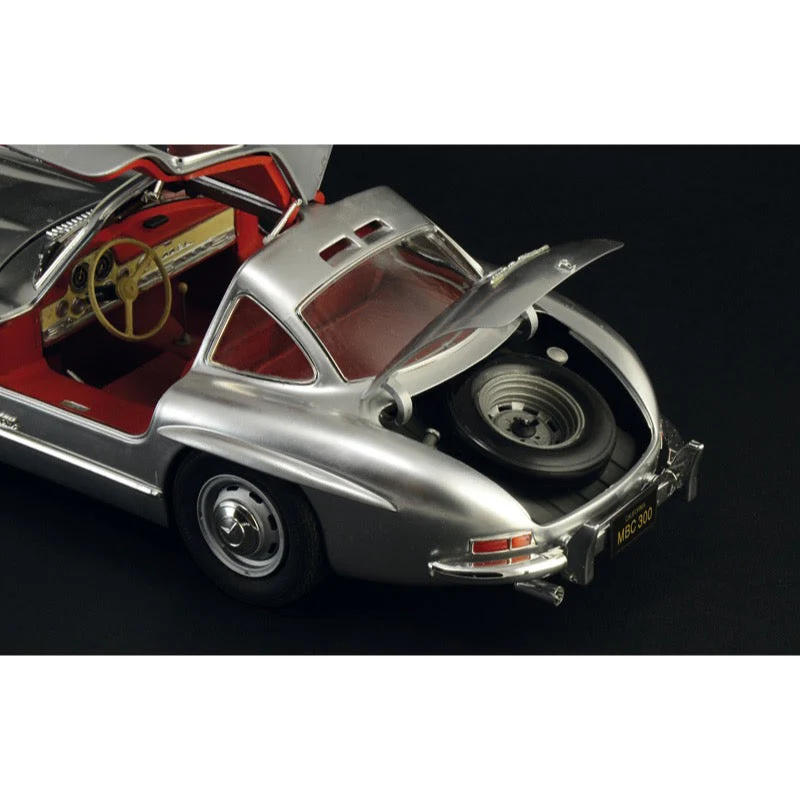 Italeri 3612 1/16 Mercedes Benz 300SL Gullwing Car - Image 6