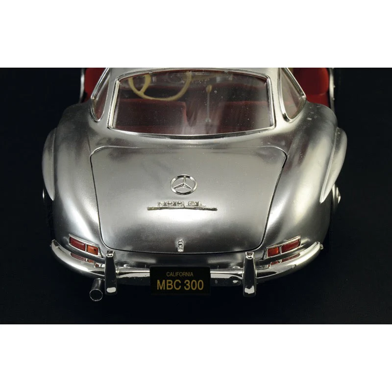 Italeri 3612 1/16 Mercedes Benz 300SL Gullwing Car - Image 7