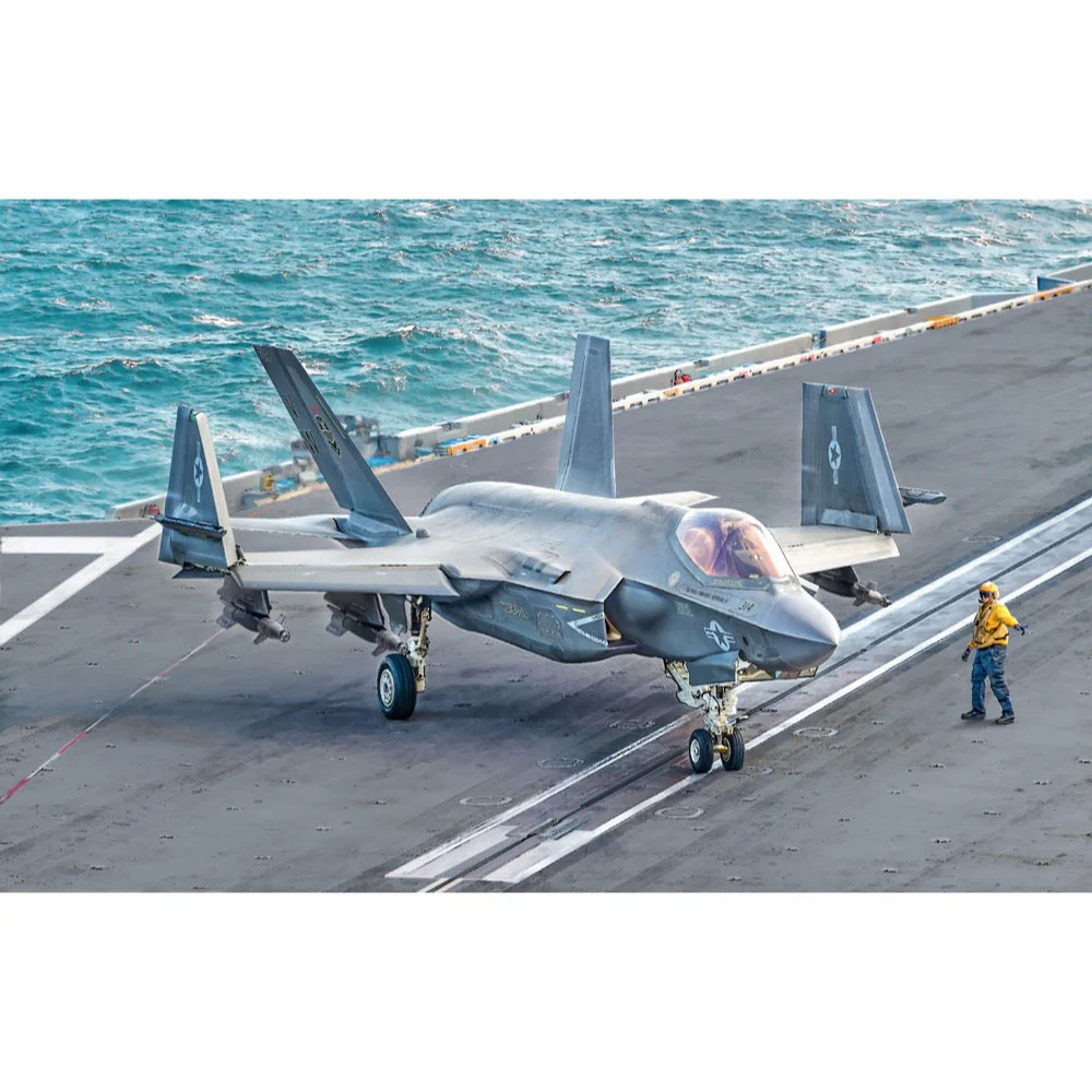Italeri 1469 1/72 F-35C Lightning II - Image 2