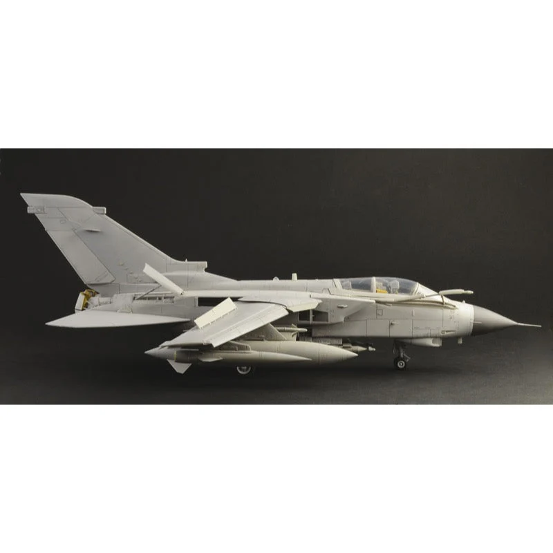 Italeri 2513 1/32 Tornado GR.4 - Image 7