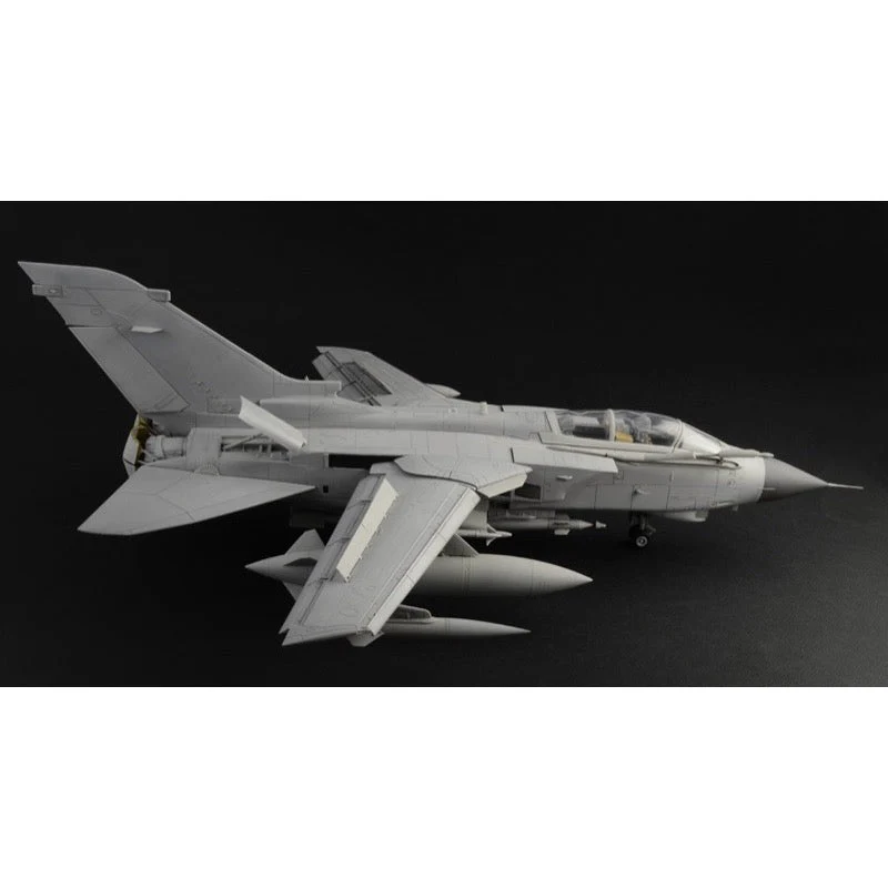 Italeri 2513 1/32 Tornado GR.4 - Image 9