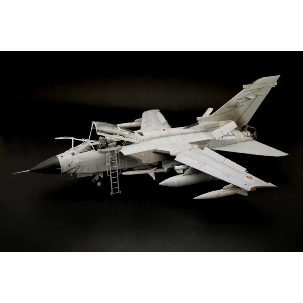 Italeri 2517S 1/32 Panavia Tornado IDS/ECR - Image 3