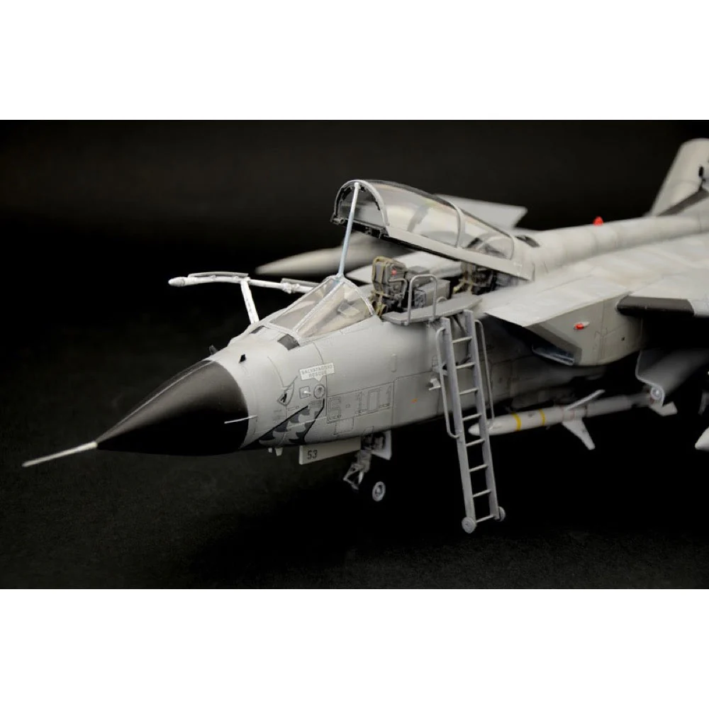 Italeri 2517S 1/32 Panavia Tornado IDS/ECR - Image 4