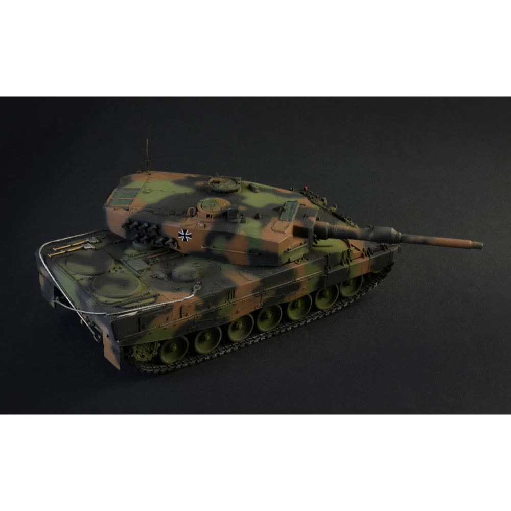 Italeri 35106 1/35 Leopard 2A4 War Thunder Series - Image 5