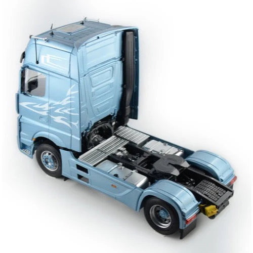Italeri 3905 1/24 Mercedes Benz Actros Gigaspace - Image 8