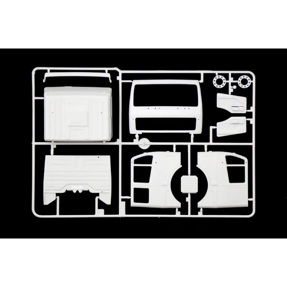 Italeri 3924S 1/24 Mercedes-Benz Eurocab 6x4 - Image 4
