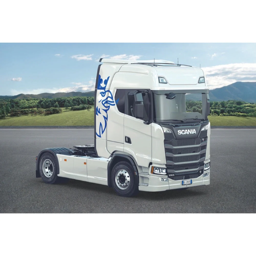 Italeri 3965S 1/24 Scania 770S V8 White Cab - Image 3